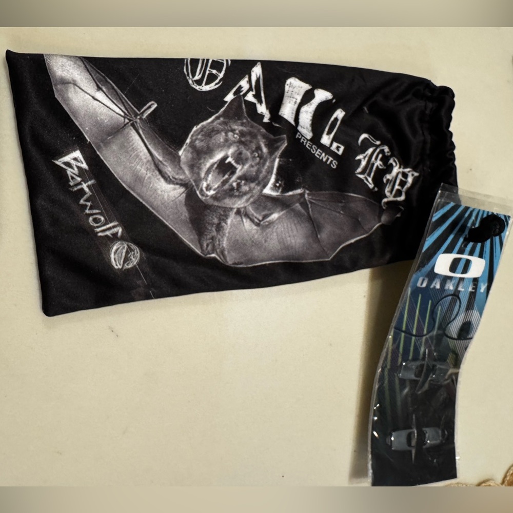 New Oakley Batwolf sunglasses pouch